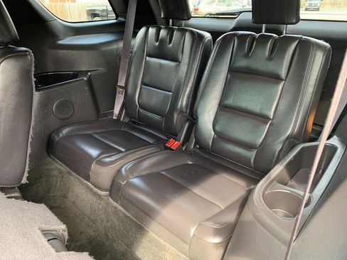 Used 2015 Ford Explorer XLT w/ Equipment Group 202B AWD/4WD image 29