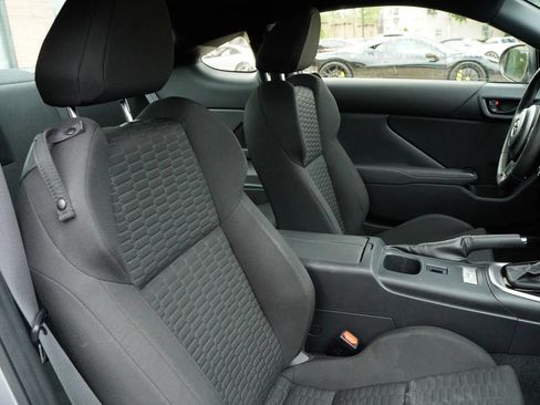 Used 2024 Toyota GR86 RWD image 28