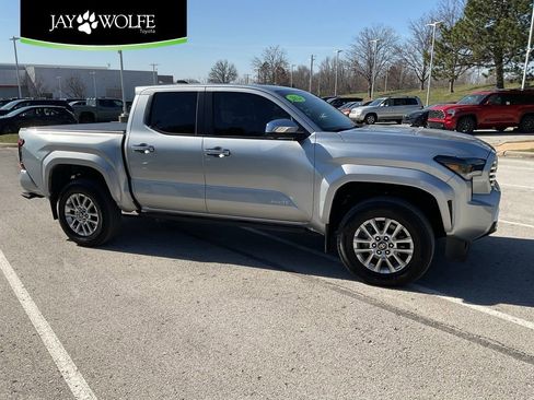 Used 2024 Toyota Tacoma Limited w/ Limited Package (LT) image 1