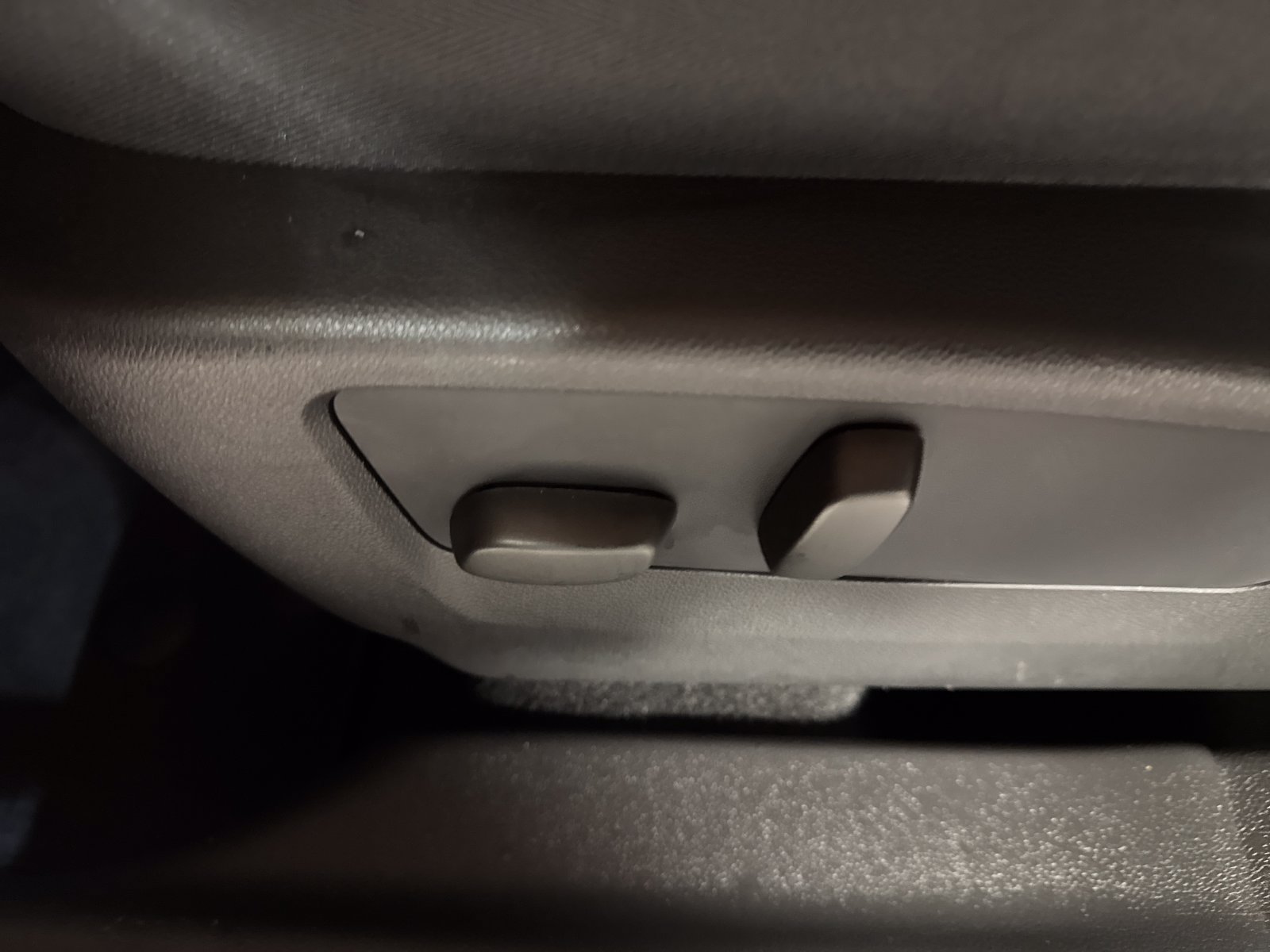 Used 2022 Buick Envision Essence w/ Sport Touring Package FWD image 11