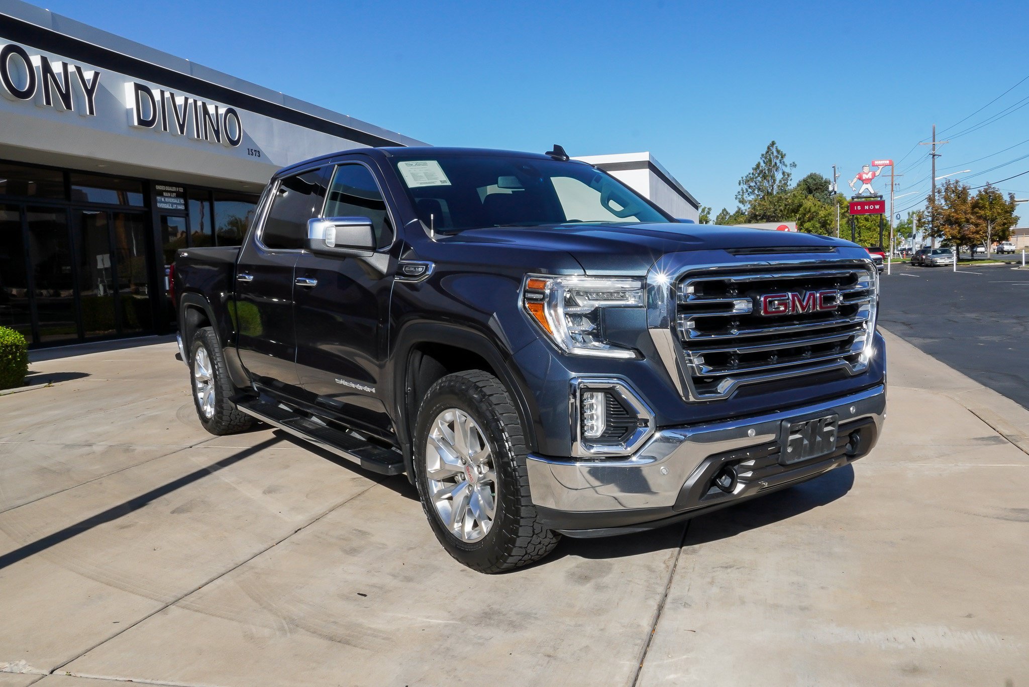 Used 2020 GMC Sierra 1500 SLT w/ SLT Premium Plus Package AWD/4WD image 2