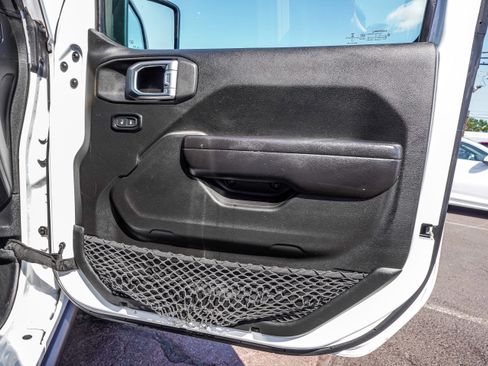 Used 2021 Jeep Gladiator Willys image 28