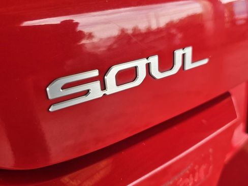 Used 2024 Kia Soul LX image 40