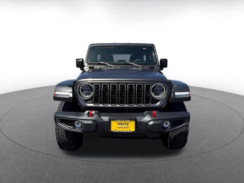 Used 2025 Jeep Wrangler Unlimited Rubicon AWD/4WD image 4