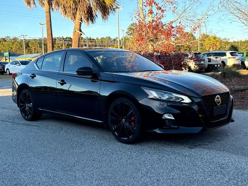 Used 2022 Nissan Altima 2.5 SR w/ Midnight Edition Package image 17