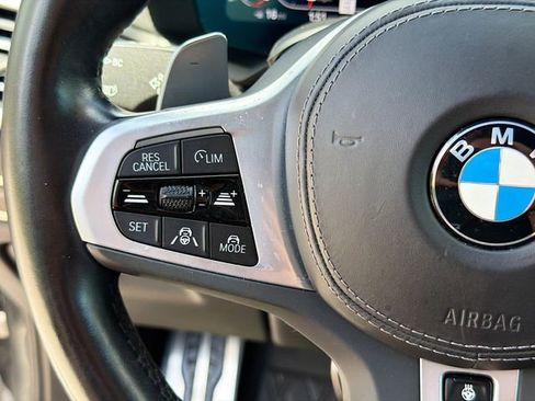 Used 2022 BMW X7 M50i w/ Dynamic Handling Package AWD/4WD image 40