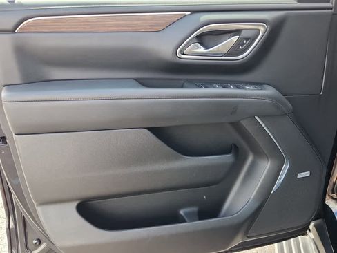 Used 2023 Chevrolet Tahoe High Country image 13