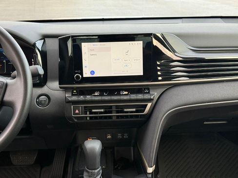 Used 2025 Toyota Camry LE FWD image 16