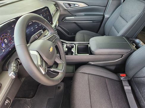 New 2026 Chevrolet Traverse LT w/ Driver Confidence Package image 9