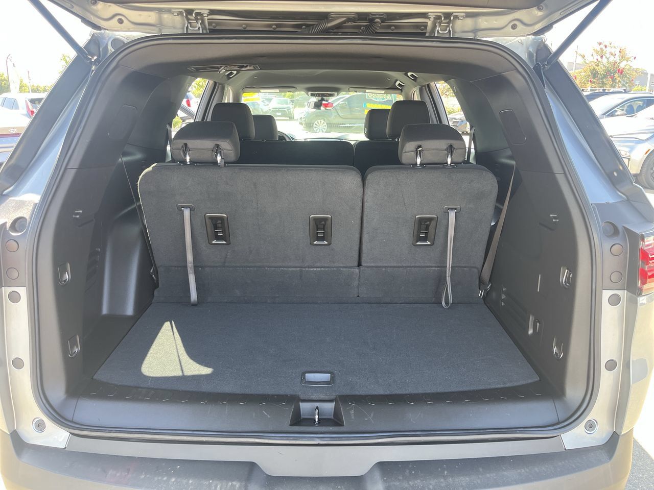 Used 2023 Chevrolet Traverse LT w/ LPO, Cargo Package FWD image 23