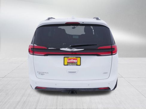 Used 2022 Chrysler Pacifica Pinnacle image 6