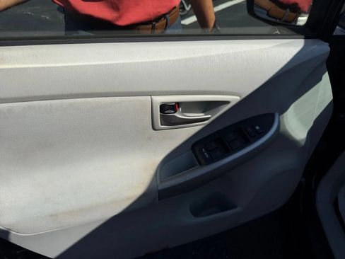 Used 2012 Toyota Prius Two FWD image 11