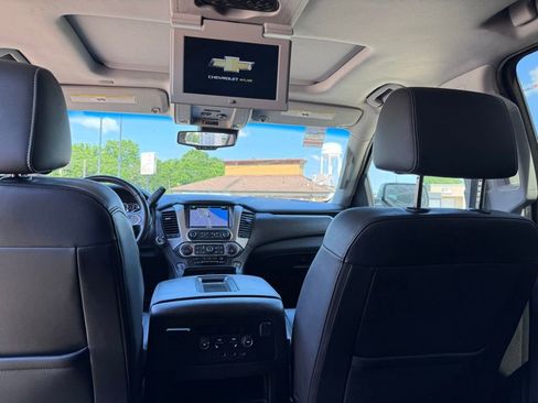 Used 2019 Chevrolet Suburban Premier RWD image 19