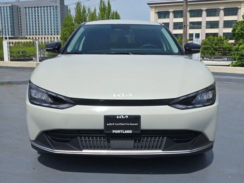 Certified 2024 Kia EV6 Light AWD/4WD image 10