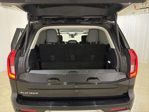 Used 2025 Ford Expedition Platinum image 25