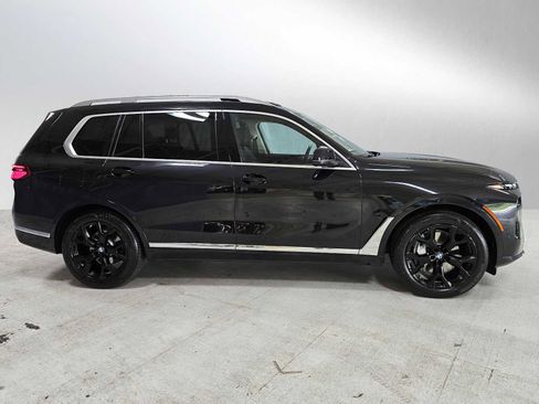 Used 2024 BMW X7 xDrive40i w/ Premium Package AWD/4WD image 2