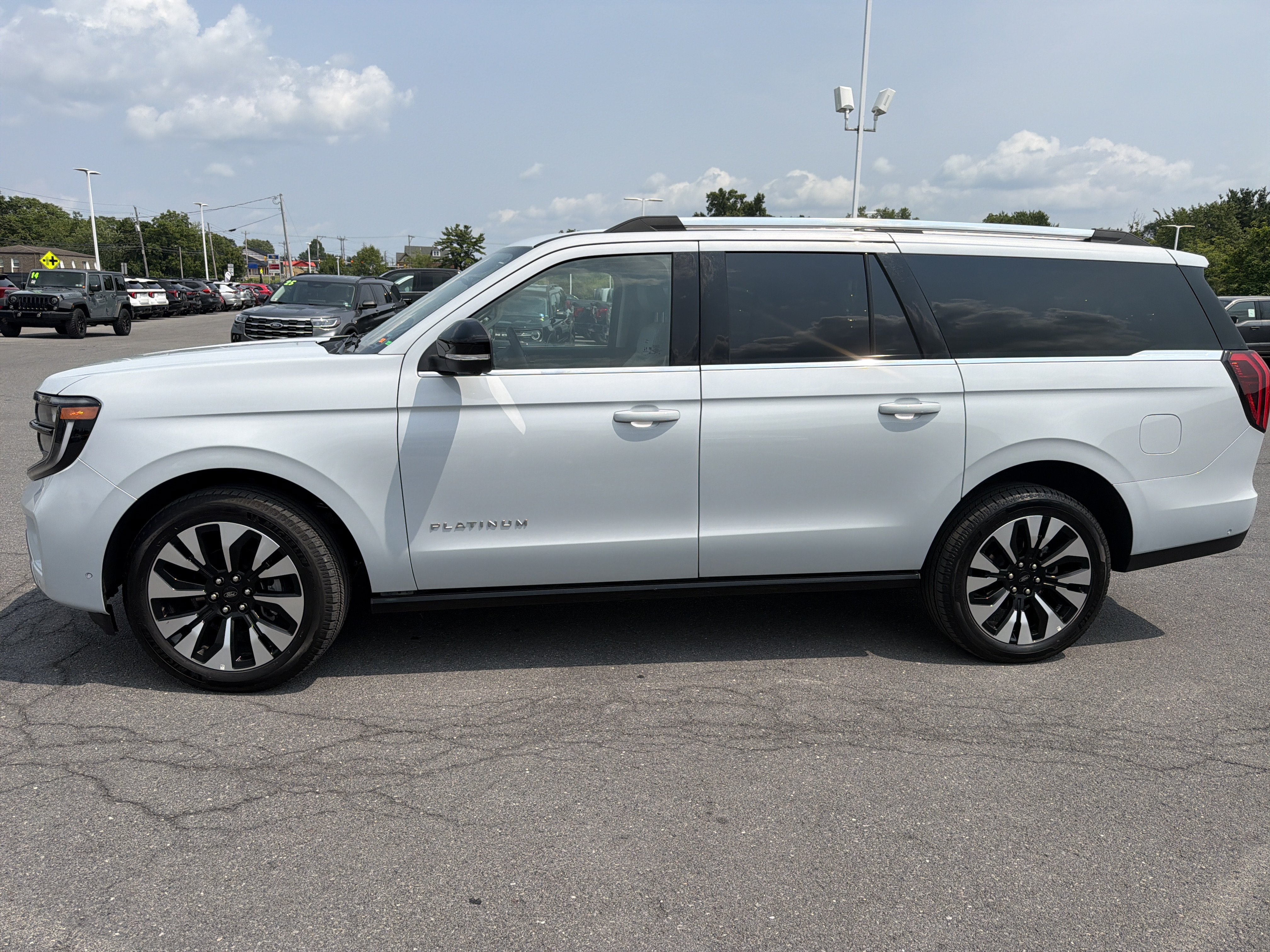 Certified 2025 Ford Expedition Max Platinum w/ Driver's Package AWD/4WD image 7