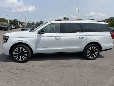 Used 2025 Ford Expedition Max Platinum w/ Driver's Package AWD/4WD image 7