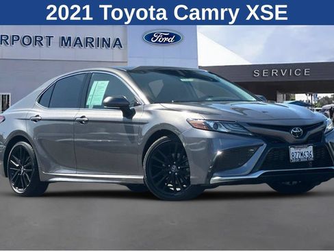 Used 2021 Toyota Camry XSE w/ Carpet Mat Package (TMS) FWD image 2