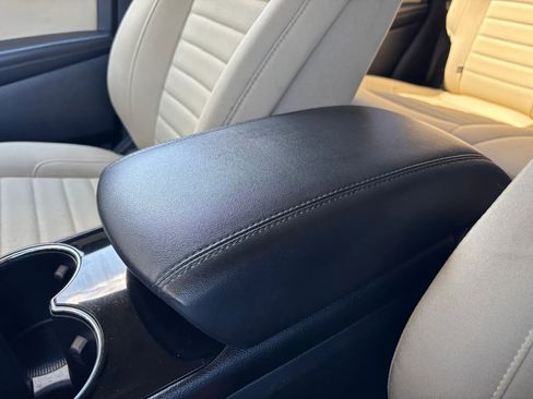 Used 2016 Ford Edge SE image 34