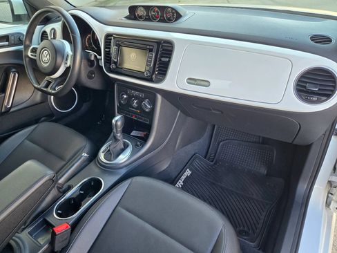 Used 2015 Volkswagen Beetle TDI FWD image 2