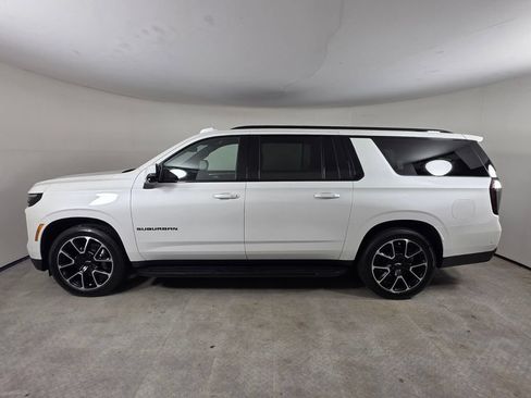 Used 2025 Chevrolet Suburban RST w/ RST Capability Package AWD/4WD image 7