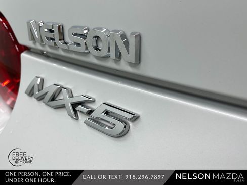 Used 2018 MAZDA MX-5 Miata RF Grand Touring image 16