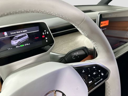 New 2025 Volkswagen ID. Buzz 1st Edition image 18