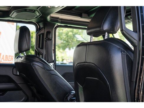 Used 2021 Jeep Wrangler Unlimited Sahara AWD/4WD image 3