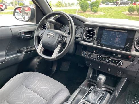 Used 2017 Toyota Tacoma TRD Off-Road w/ Tow Package (A/T) AWD/4WD image 83