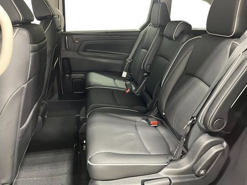 New 2026 Honda Odyssey Touring image 21