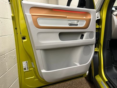 Used 2025 Volkswagen ID. Buzz 1st Edition AWD/4WD image 15