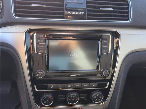 Used 2019 Volkswagen Passat 2.0T Wolfsburg w/ Wheels & Sunroof Package FWD image 18