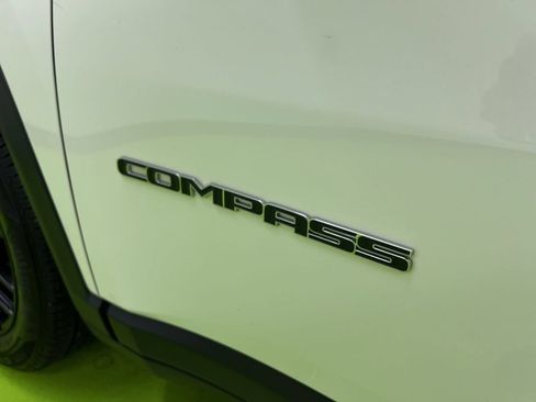 Used 2019 Jeep Compass Latitude w/ Popular Equipment Group AWD/4WD image 15