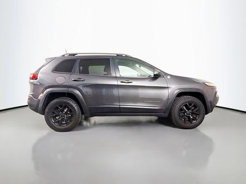Used 2016 Jeep Cherokee Trailhawk w/ Cold Weather Group image 8