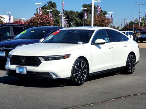 Used 2023 Honda Accord Touring image 8