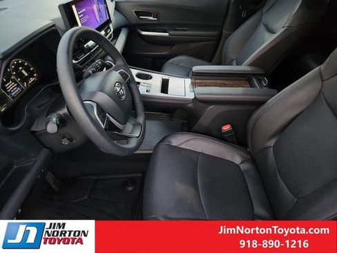 Used 2025 Toyota Sienna Limited AWD/4WD image 14