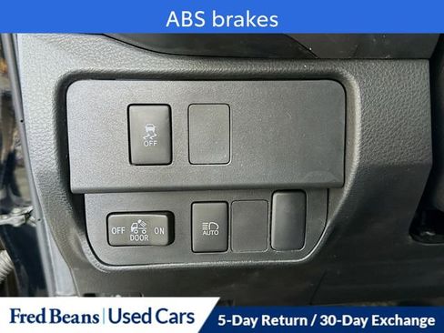 Used 2023 Toyota Tacoma SR5 AWD/4WD image 6