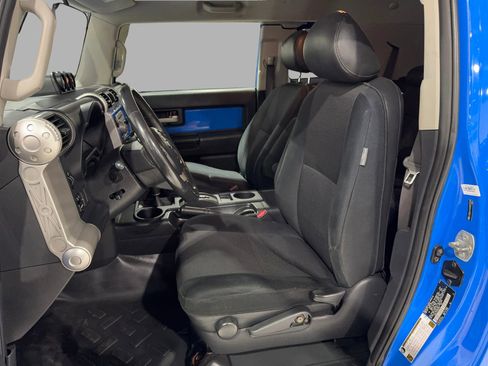 Used 2007 Toyota FJ Cruiser 4WD image 10