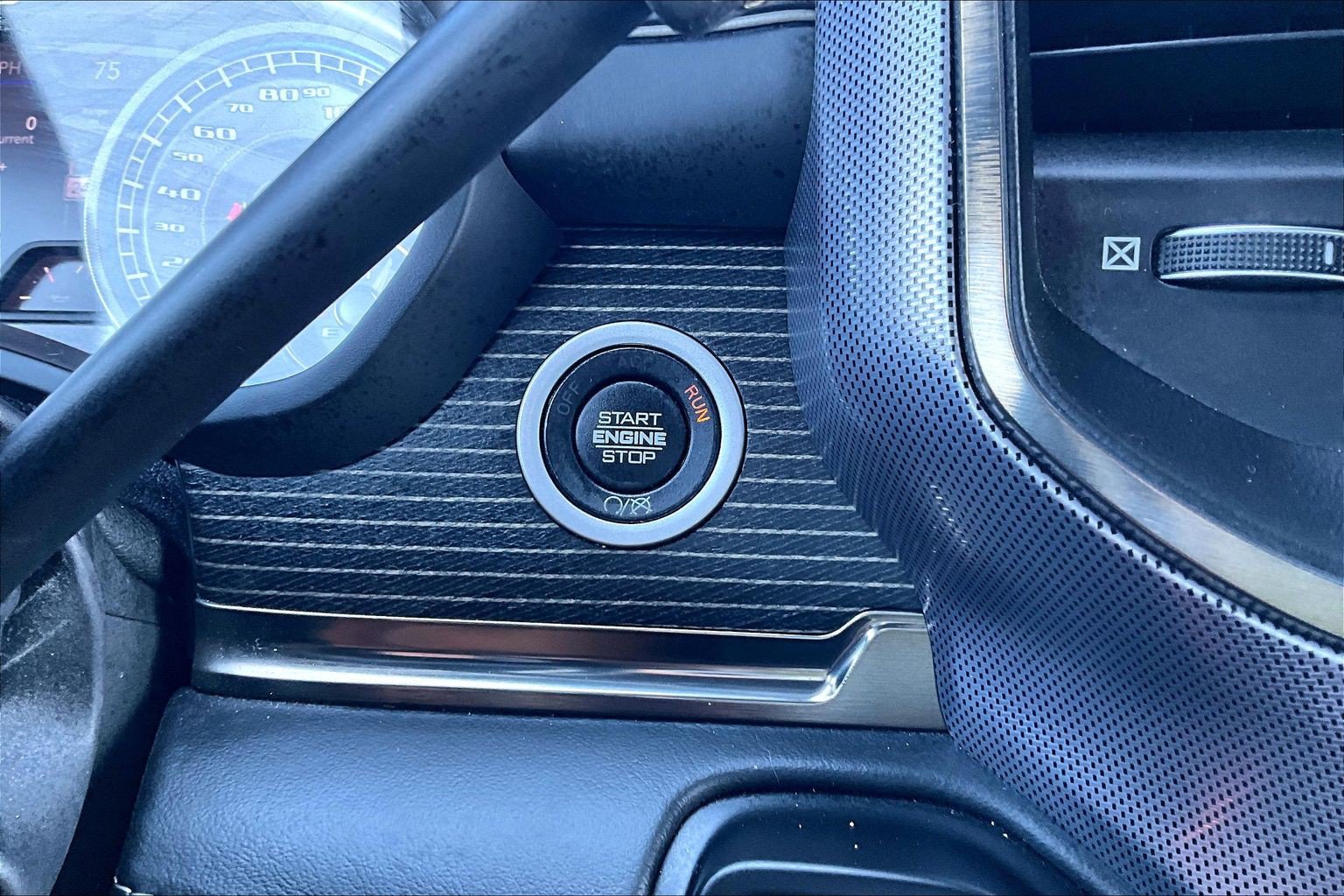 Used 2019 RAM 2500 Limited AWD/4WD image 16