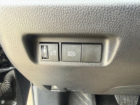 Used 2025 Toyota RAV4 LE AWD/4WD image 20