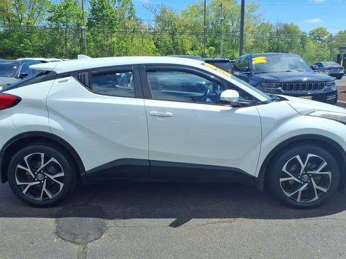 Used 2018 Toyota C-HR XLE FWD image 9