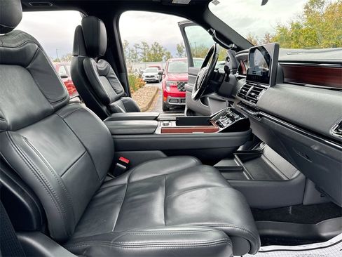 Used 2023 Lincoln Navigator Reserve image 23