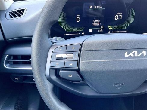 Used 2025 Kia K4 FWD image 17