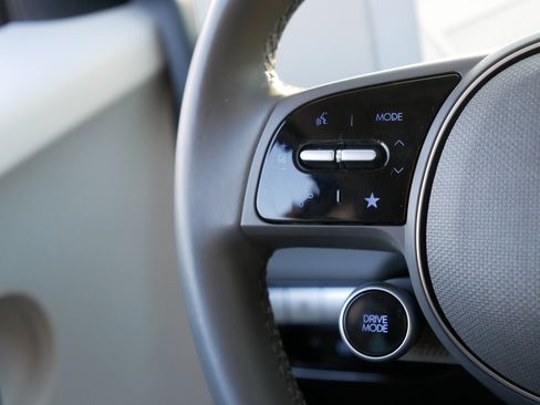 Used 2023 Hyundai Ioniq 5 SE image 28