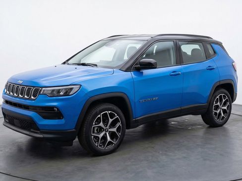 Used 2025 Jeep Compass Limited AWD/4WD image 3