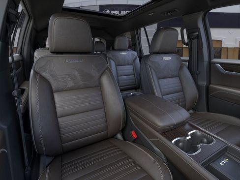 New 2026 GMC Acadia Denali Ultimate w/ LPO, Floor Liner Package AWD/4WD image 18