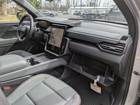 New 2026 GMC Acadia AT4 w/ Luxury Package image 27