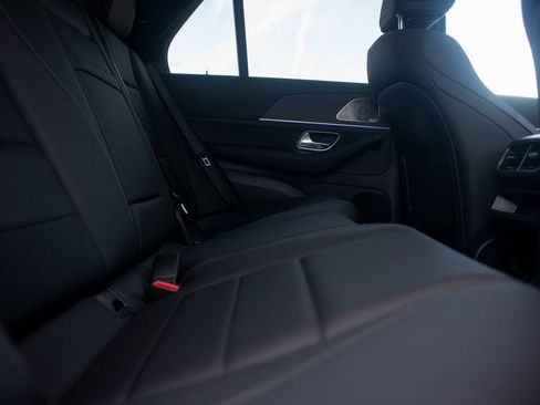 Certified 2025 Mercedes-Benz GLE 450 4MATIC image 29