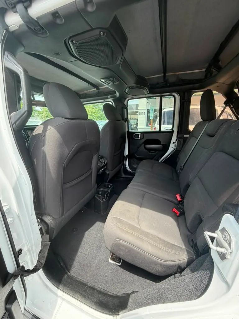 Used 2018 Jeep Wrangler Unlimited Sport S AWD/4WD image 14